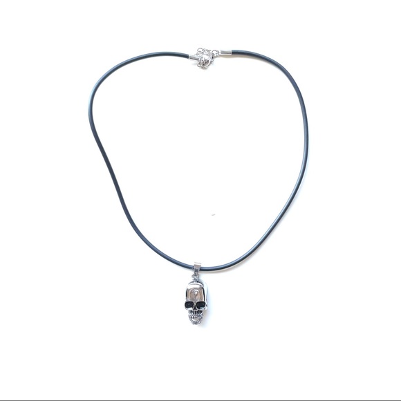 🛍3/$20 💀Skull Necklace - Picture 3 of 5